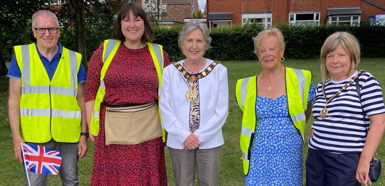 Bloomn’ great news as community group scoops £1,000 to improve green